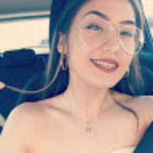 Meet your Posher, Daniela